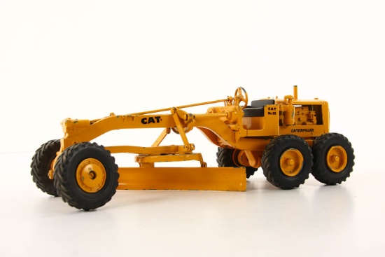 Caterpillar 12 Grader - 1:16