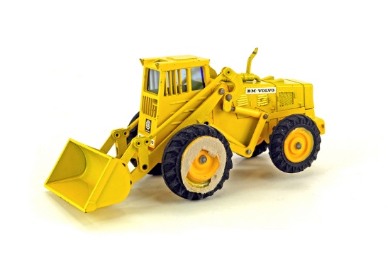 Volvo LM841 Wheel Loader - 1:43