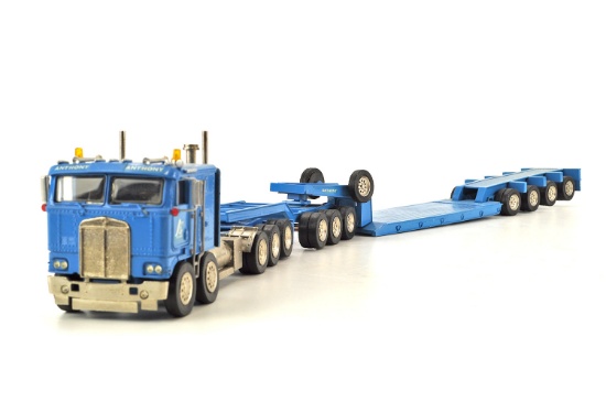 Kenworth COE Twin steer w/3x3x3 Trailer - Anthony - 1:48