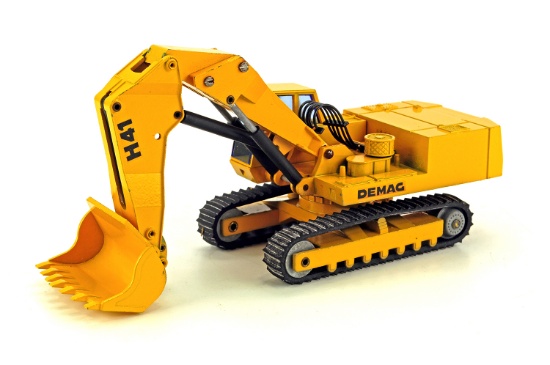 Demag H41 Hydraulic Excavator