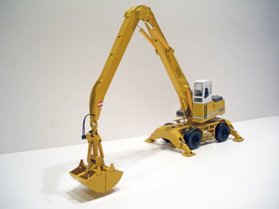 Liebherr A954 Material Handler