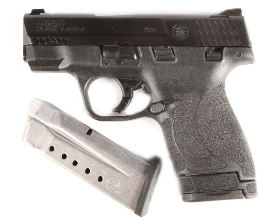 Smith & Wesson M & P 9 Shield in 9 MM