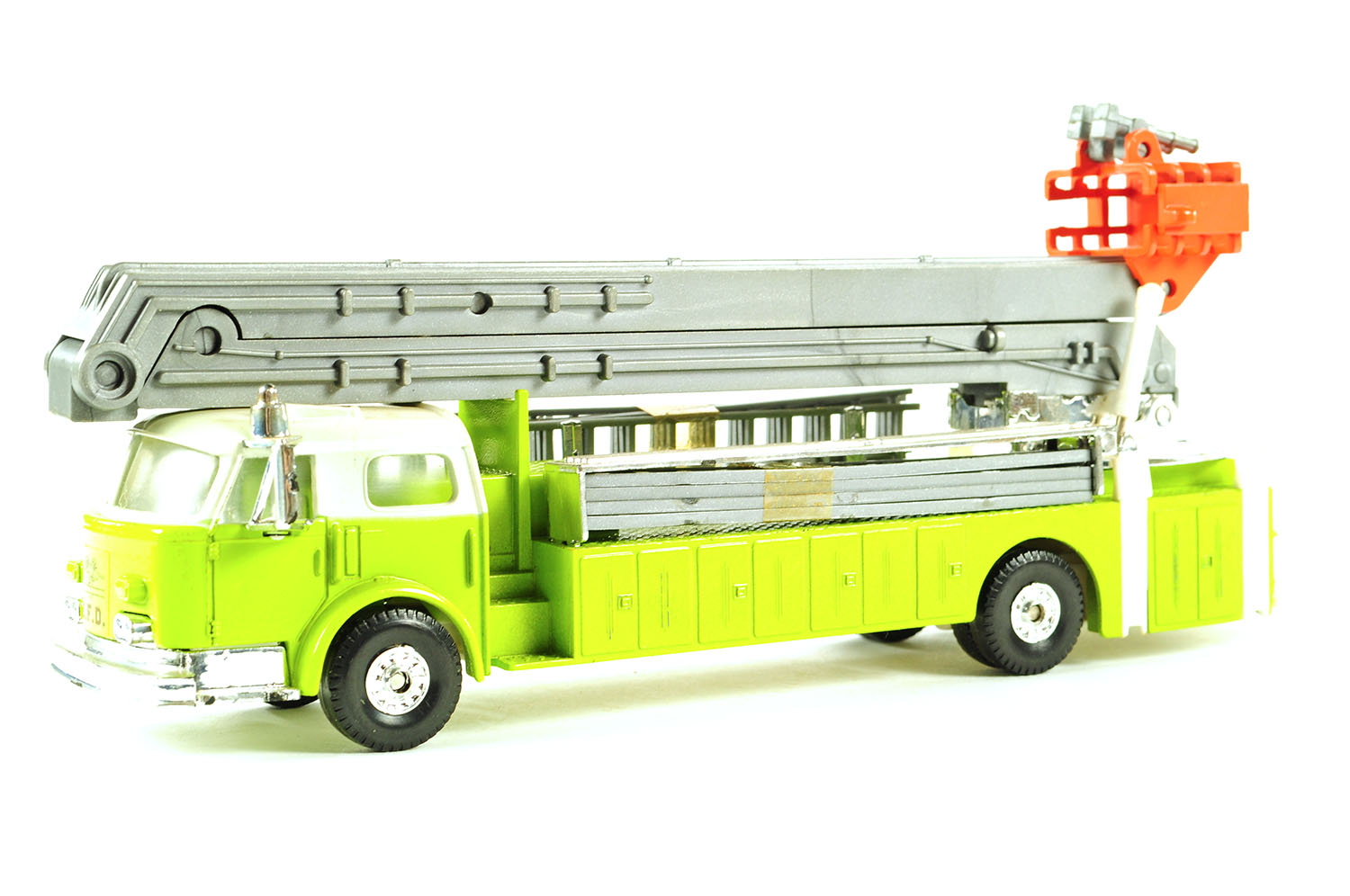 EFD Fire Truck Green 1 48 Proxibid