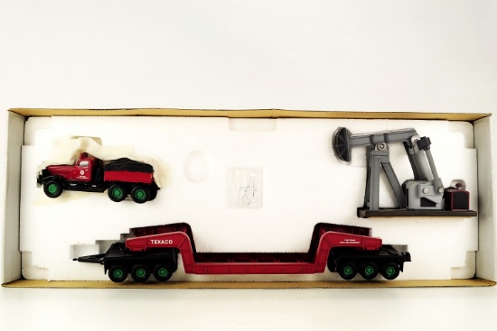 Diamond T 980 Truck w/Girder Trailer & Nodding Donkey Derrick