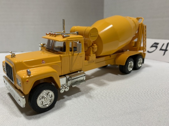 Mack R700 Mixer -Yellow - 1:48