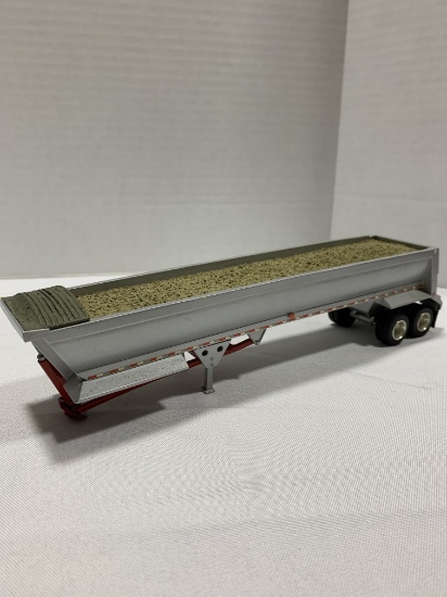 Lumatec 2 Axle Dump Trailer w/Load - 1:48
