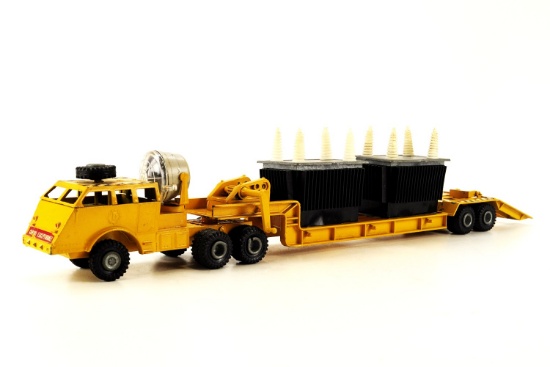 Pacific Tractor & Trailer w/2 Transformers