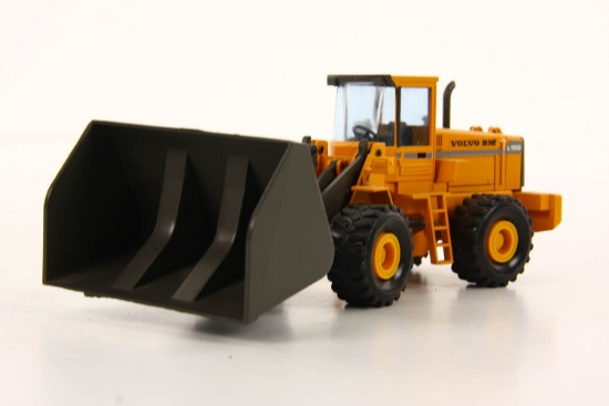 Volvo BML150 Wheel Loader w/Large Bucket