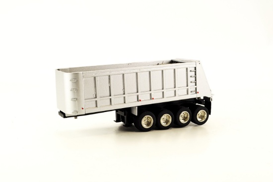 Trail King 4-Axle Dump Trailer w/Load - 1:48