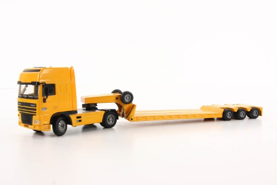 DAF 95FX 2-Axle Cabover w/3-Axle Lowloader - Yellow