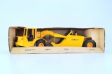 John Deere 1970's Vintage Scraper - 1:16