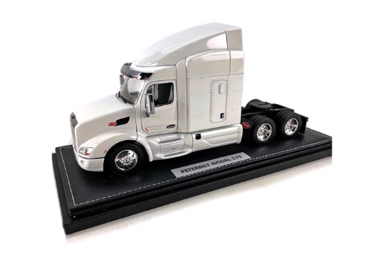 Peterbilt 579 Tractor - White - 1:30