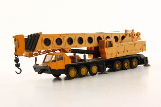 Grove 6 Axle Mobile Crane