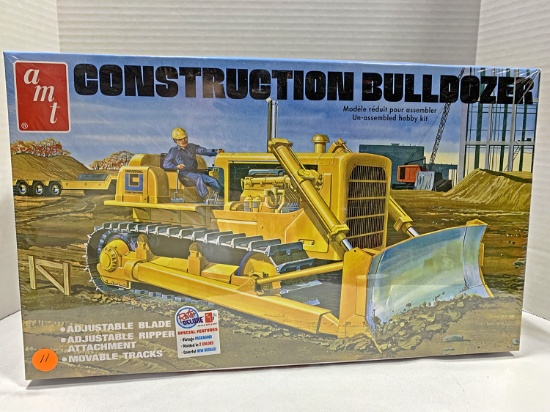 Caterpillar Bulldozer Model Kit - 1:25