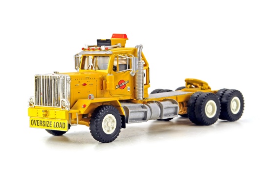 Peterbilt 379 Heavy Tractor w/Grill Guard - Manitowoc