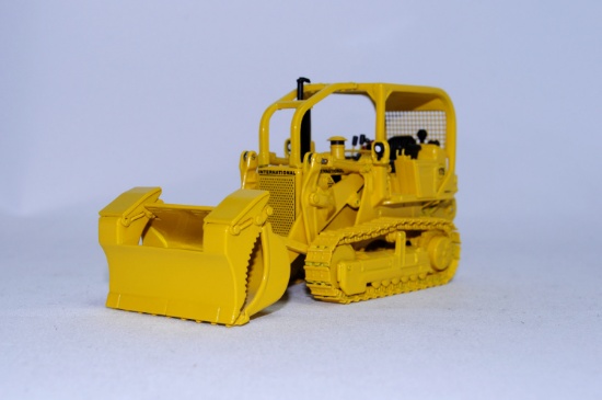 International 175 Crawler & Ripper w/Demolition Bucket