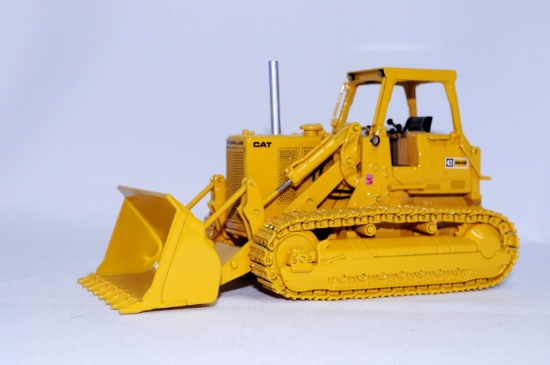 Caterpillar 983B Track Loader - 1:48