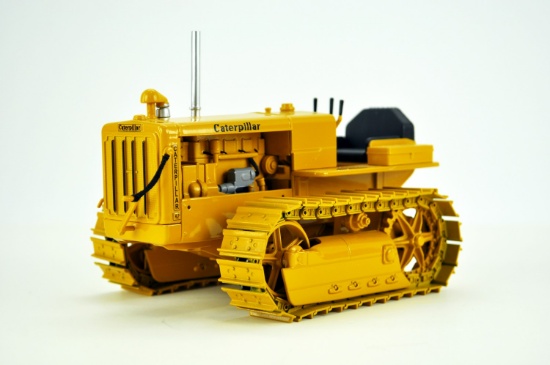 Caterpillar R2 Tractor - ACMOC Model - 1:16