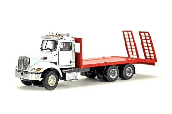Peterbilt 335 6x4 Flatbed w/Ramps