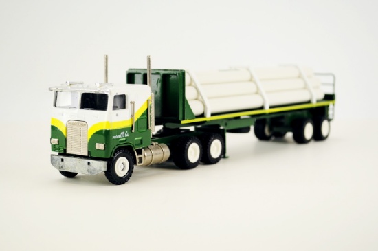 Freightliner COE w/ Tanker Trailer - Air Products