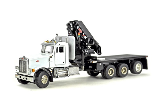 Peterbilt 357 8x4 Flatbed w/Hiab Crane