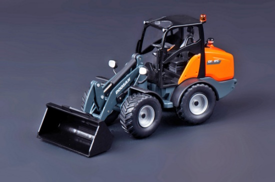 Doosan DL85 Wheel Loader - 1:32