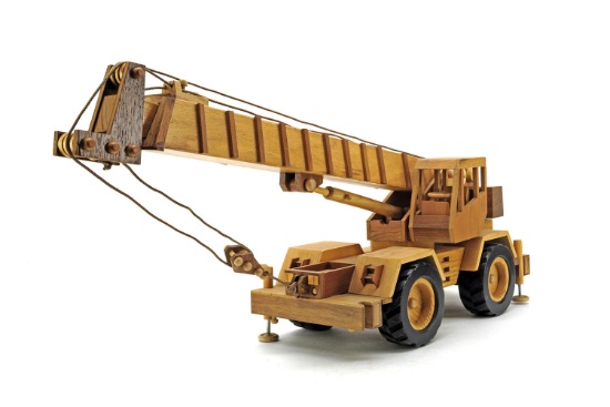 2-Axle RT Crane - Made from Wood