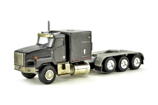 International 5600 Tractor w/Sleeper