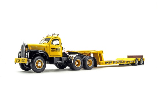 Mack B-Model w/Lowboy Trailer - 1:25 - Case