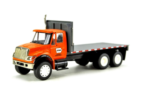 International 7000 with Flatbed - Iowa