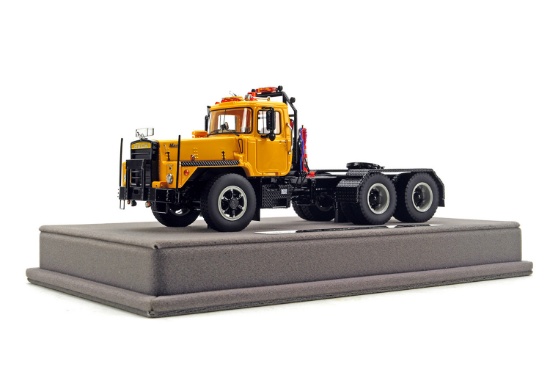 Mack DM800 Tandem Axle Tractor - Yellow/Black