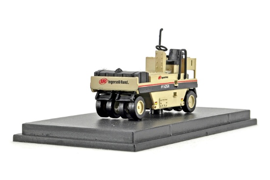Ingersoll Rand PT-125R Asphalt Paver - 1:72