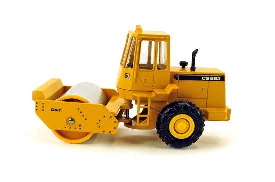 Caterpillar CS 653 Single Drum Compactor