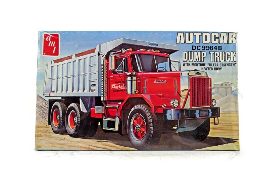 Autocar DC9964B Dump Truck - Model Kit - 1:25