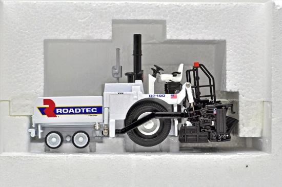 Caterpillar 140H Motor Grader - Silver