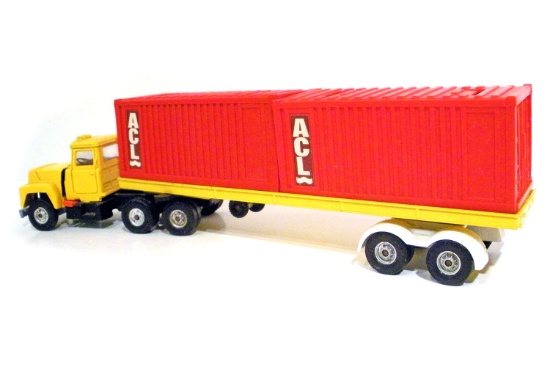Mack R-Model w/Containers