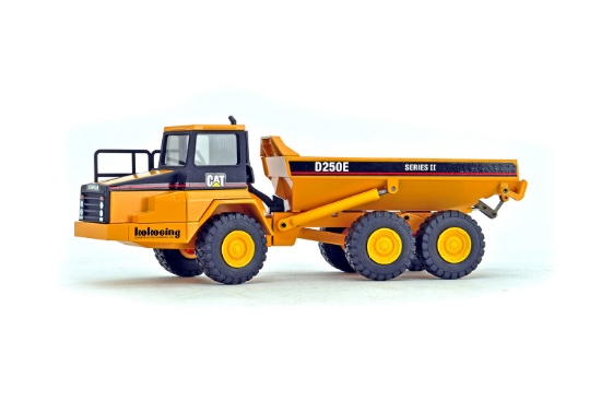 Caterpillar D250E Articulated Dump Truck - Kokosing