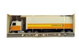 GMC 18-Wheeler Van Body - Caterpillar - 1:18