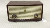 Sm. Vintage Zenith Radio Model B508R