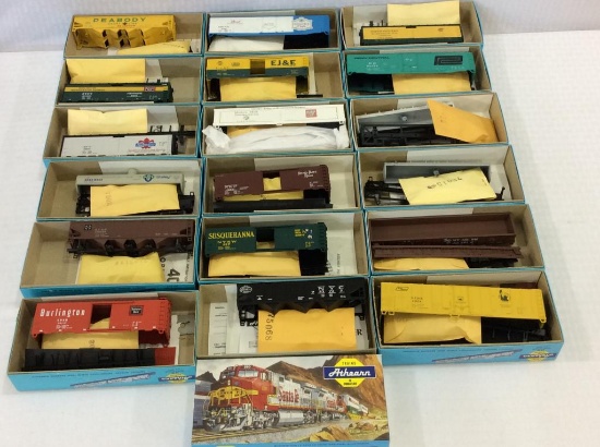 Lot of 18 Athearn Un-Assembled HO Scale Model