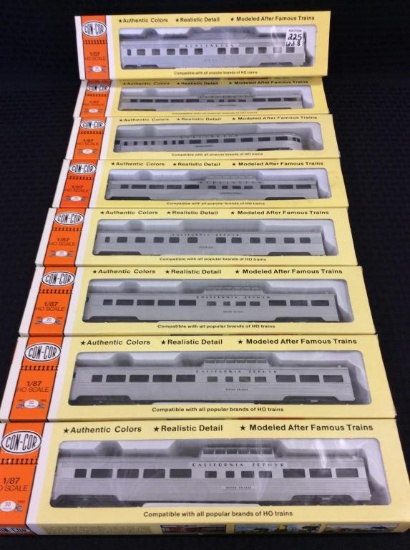 Lot of 8 Con-Cor 1/87th Scale HO Scale Train Cars-