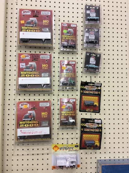 Lot of 12 1:87th HO Scale Die Cast