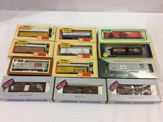 Lot of 12 HO Scale Model train Cars in Boxes