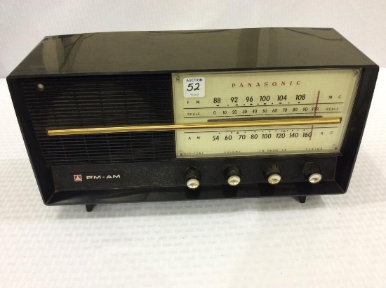 Vintage Panasonic Model 740 Radio