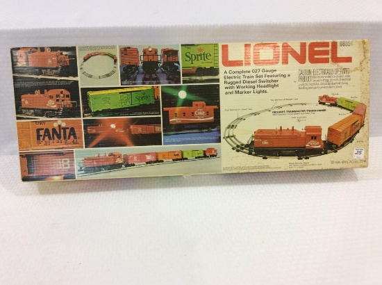 Lionel 027 Gauge Electric Train Set Featuring