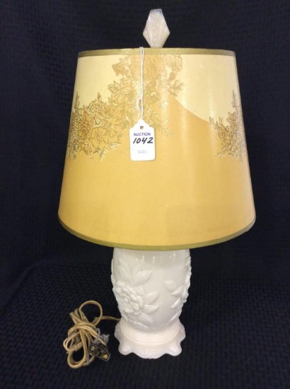 Aladdin Alacite Lamp w/ Finial & Shade