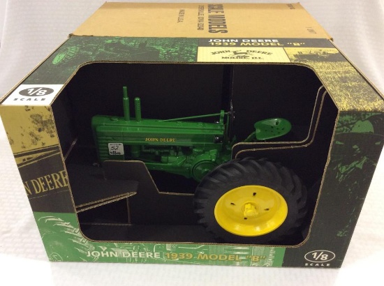 John Deere 1939 Model "B: 1/8 Scale by Ertl-