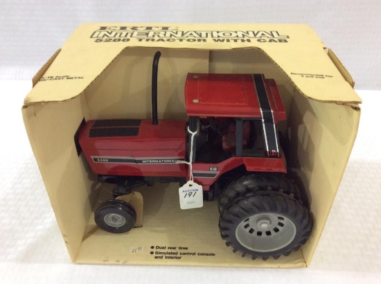 Ertl 1/16th Scale International 5288 Tractor w/