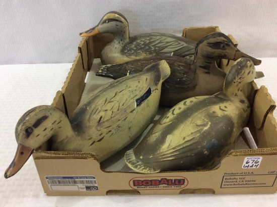 Lot of 4 Plastic Decoys-Mostly Victor