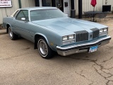 1976 Oldsmobile Cutlass Supreme 2-Door Car